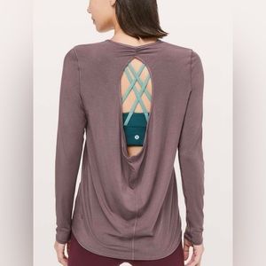Lululemon Women Purple Keyhole Open Back Timeless Twist Long Sleeve 8 Estimated